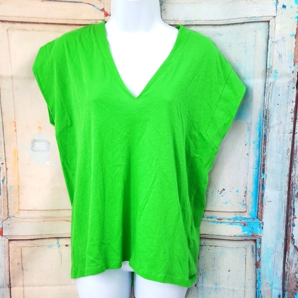 FRAME Denim Le High Rise V Neck Bright Peridot Green Organic Cotton T-Shirt - Picture 2 of 8
